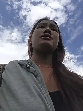 Snapshot of May_nhi chatting on July 9, 2026, 8:40 am May nhi online show from July 9, 2026, 8:40 am