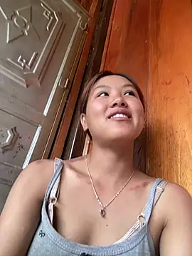 Snapshot of May_nhi chatting on July 13, 2026, 3:31 am May nhi online show from July 13, 2026, 3:31 am