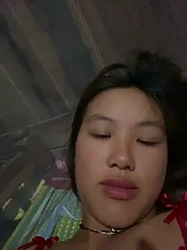 Snapshot of May_nhi chatting on August 1, 2026, 3:33 pm May nhi online show from August 1, 2026, 3:33 pm