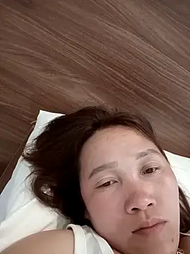 miumiu 00 online show from April 2, 2026, 1:20 pm