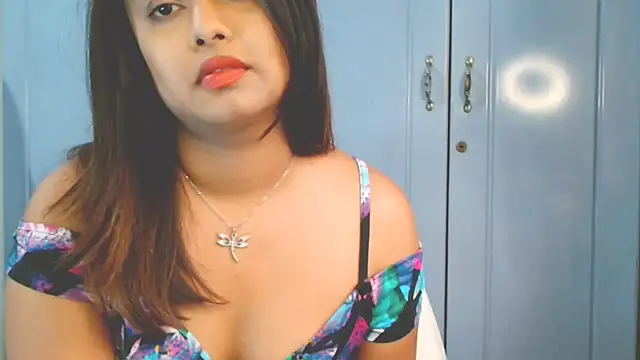 Indian GlowingMiax online show from September 21, 2025, 2:40 pm