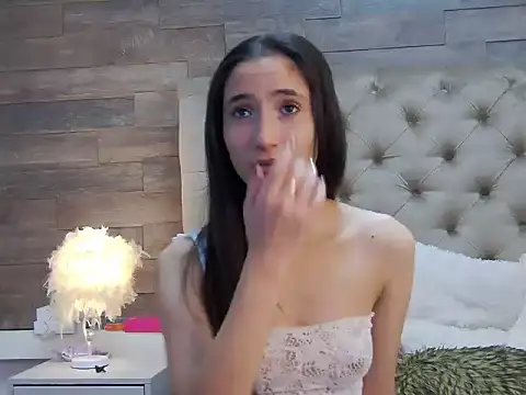 CarolinaBlair online show from November 19, 2025, 9:37 pm