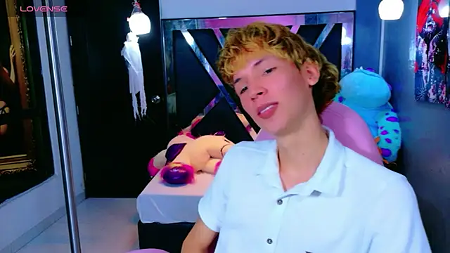 Snapshot of park_jimin1 chatting on October 29, 2025, 12:18 pm park jimin1 online show from October 29, 2025, 12:18 pm