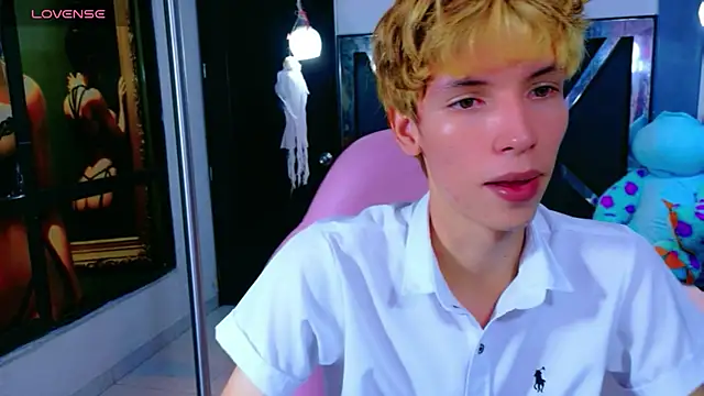 Snapshot of park_jimin1 chatting on November 2, 2025, 12:51 pm park jimin1 online show from November 2, 2025, 12:51 pm