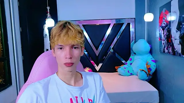 Snapshot of park_jimin1 chatting on November 10, 2025, 12:04 pm park jimin1 online show from November 10, 2025, 12:04 pm