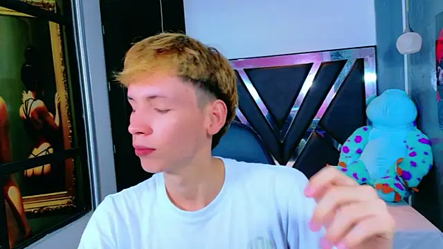 Snapshot of park_jimin1 chatting on November 19, 2025, 12:05 pm park jimin1 online show from November 19, 2025, 12:05 pm