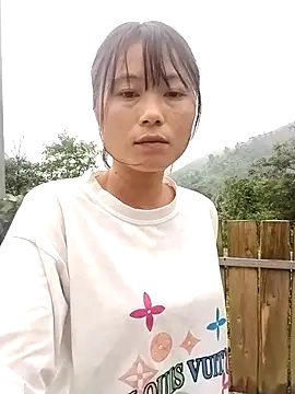 linda bae00 online show from September 13, 2025, 2:33 am