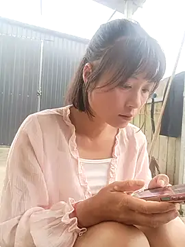 Snapshot of linda_bae00 chatting on May 8, 2026, 12:27 am linda bae00 online show from May 8, 2026, 12:27 am