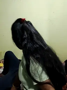 Desi masti69 online show from September 8, 2025, 5:01 pm