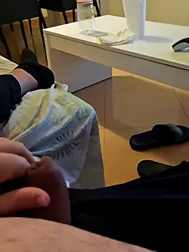 t-dog26 online show from December 19, 2025, 2:40 am