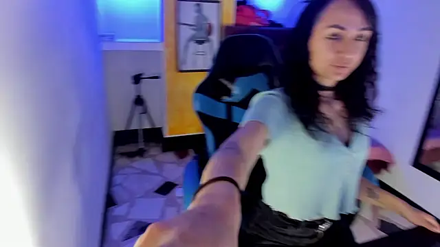 alison moon7 online show from October 24, 2025, 11:39 am