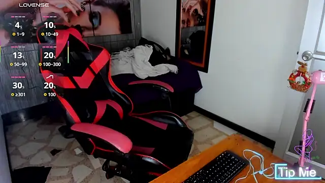 alison moon7 online show from December 4, 2025, 6:38 pm