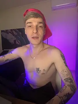 Snapshot of davesinner chatting on February 17, 2026, 11:33 pm davesinner online show from February 17, 2026, 11:33 pm