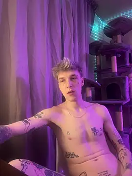 Snapshot of davesinner chatting on February 22, 2026, 9:35 pm davesinner online show from February 22, 2026, 9:35 pm