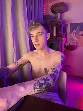 Snapshot of davesinner chatting on February 23, 2026, 10:51 pm davesinner online show from February 23, 2026, 10:51 pm