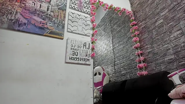 karoll  sex online show from February 11, 2026, 12:43 pm