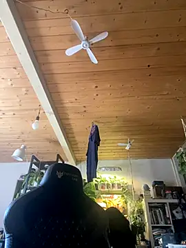 Snapshot of JohnDrippingCum chatting on September 18, 2025, 9:11 am JohnDrippingCum online show from September 18, 2025, 9:11 am