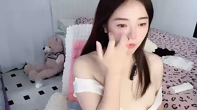 Snapshot of Xiali-166 chatting on December 3, 2025, 4:20 am Xiali-166 online show from December 3, 2025, 4:20 am