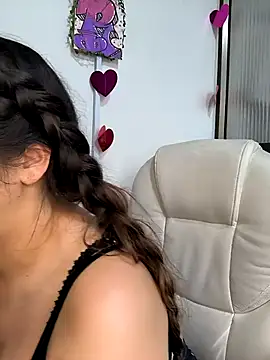 Iambellarose online show from May 10, 2026, 9:20 pm