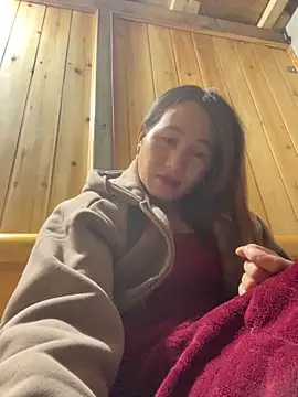 phungtiti online show from December 5, 2025, 1:42 pm