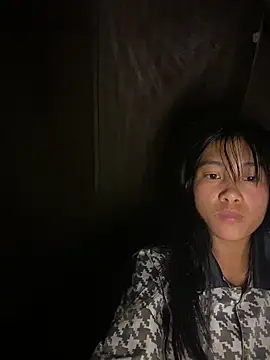 EmLy02 online show from September 21, 2025, 2:29 pm