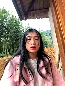 EmLy02 online show from November 16, 2025, 11:43 pm