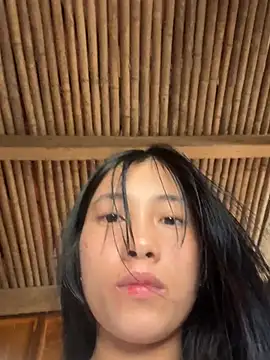 EmLy02 online show from May 7, 2026, 1:55 am