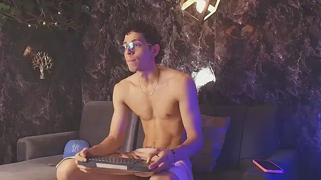 nicolai drake online show from November 16, 2025, 8:25 pm