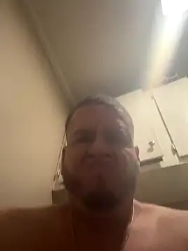 kev0n2389 online show from October 19, 2025, 2:01 am