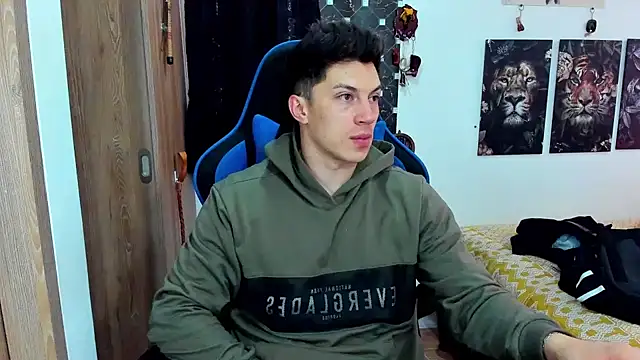 javiersexymann online show from December 17, 2024, 4:43 pm