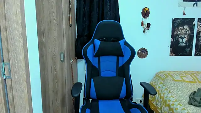 javiersexymann online show from December 29, 2024, 8:37 pm