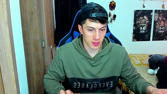 javiersexymann online show from January 13, 2025, 7:42 pm