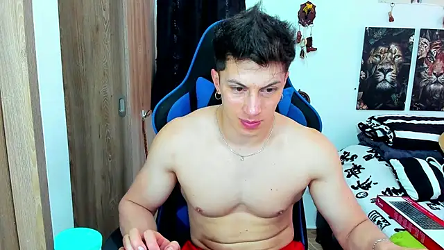 javiersexymann online show from February 14, 2025, 8:05 pm