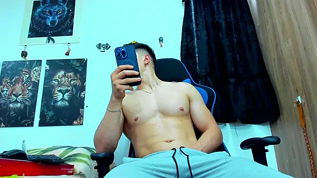 javiersexymann online show from March 14, 2025, 10:38 pm