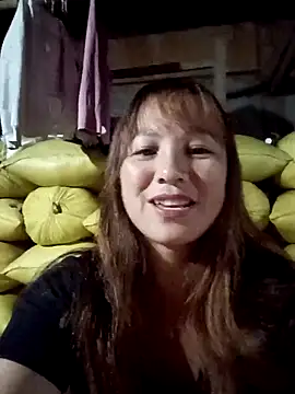 Mini3333 online show from May 10, 2026, 12:21 pm