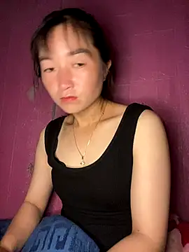 -mina--- online show from September 9, 2025, 2:44 am