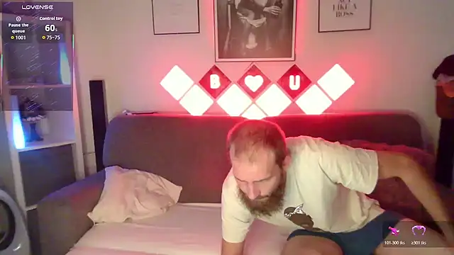 XBellaXundXUweX online show from November 10, 2025, 8:19 pm