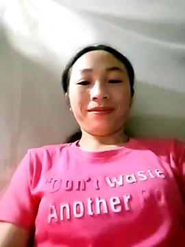 lucybaby00 online show from November 14, 2025, 10:18 pm