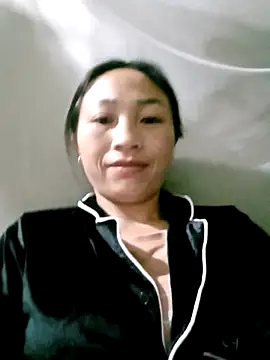 lucybaby00 online show from February 27, 2026, 8:53 pm