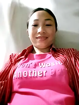 lucybaby00 online show from March 17, 2026, 10:46 pm