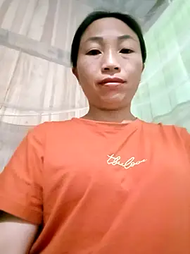 lucybaby00 online show from March 31, 2026, 11:27 pm