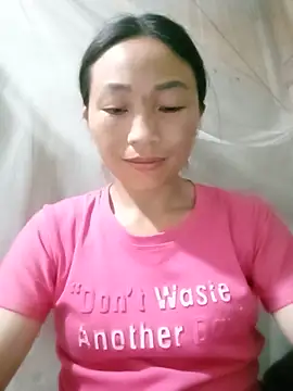Snapshot of lucybaby00 chatting on May 15, 2026, 2:13 pm lucybaby00 online show from May 15, 2026, 2:13 pm