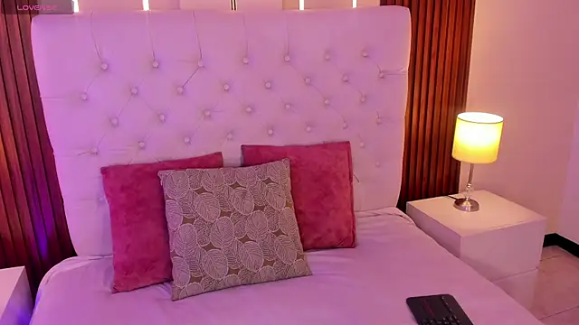 ViolettaAlemida online show from September 22, 2025, 12:18 pm