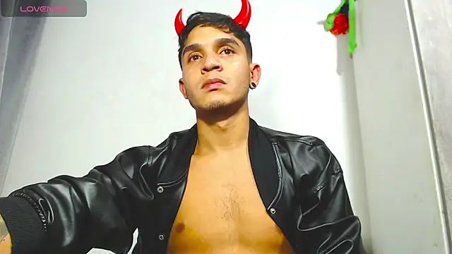 Angel latinboy online show from October 10, 2025, 10:09 pm