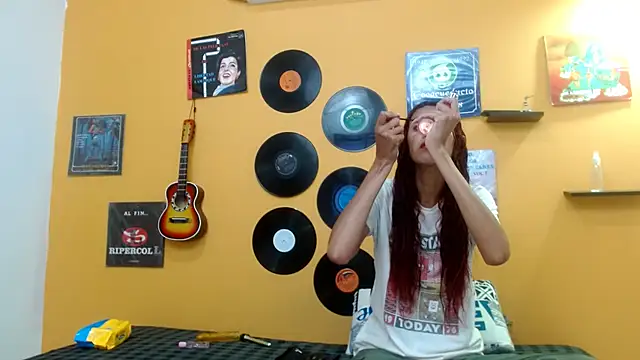 skinnyverus18 online show from September 27, 2025, 7:08 pm