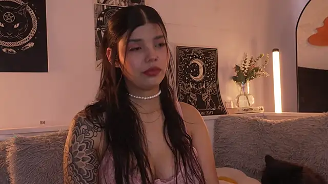 sophieee art online show from September 29, 2025, 7:08 pm