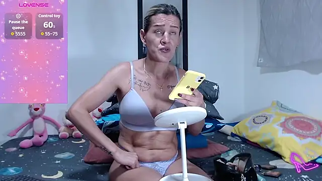 AllysonStonne online show from October 16, 2025, 11:06 pm