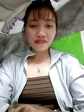 Snapshot of adbosa_00 chatting on December 2, 2025, 4:07 am adbosa 00 online show from December 2, 2025, 4:07 am