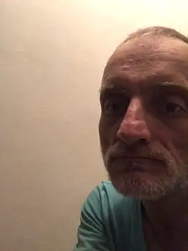 pepis117 online show from April 18, 2026, 10:32 pm