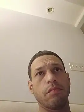 Andrez5041 online show from November 20, 2025, 6:35 am